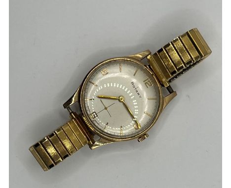 A Rotary gentleman's 9ct gold wristwatch with replacement stainless steel bracelet. (1)