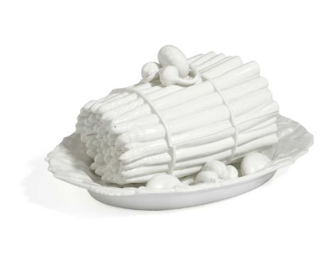 A PORCELAIN ASPARAGUS TUREEN AND COVERIN MEISSEN STYLE, 19TH CENTURYmodelled as a large bundle of tied asparagus spears with 