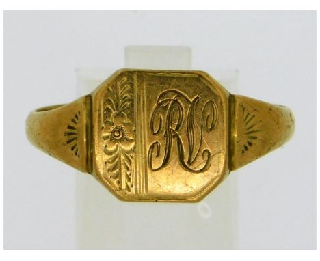 A 9ct gold signet ring inscribed "RV", alleged to have been owned by an "R. Vincent, American gold mine owner", size Z+4, 3.8