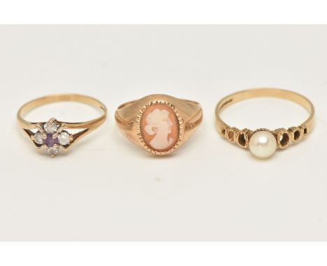 A SELECTION OF THREE 9CT YELLOW GOLD RINGS, to include an amethyst and cubic zirconia cluster ring, a cultured pearl ring the