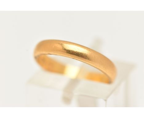 A 22CT GOLD POLISHED BAND RING, approximate band width 3.1mm, hallmarked 22ct Birmingham, ring size I, approximate gross weig