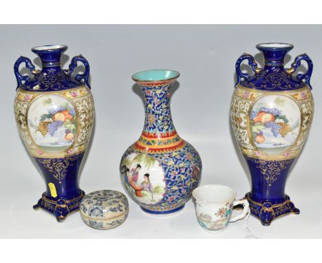 FIVE PIECES OF ORIENTAL PORCELAIN, comprising a blue and white stoneware trinket box, possibly Annamese (chipped and damage t