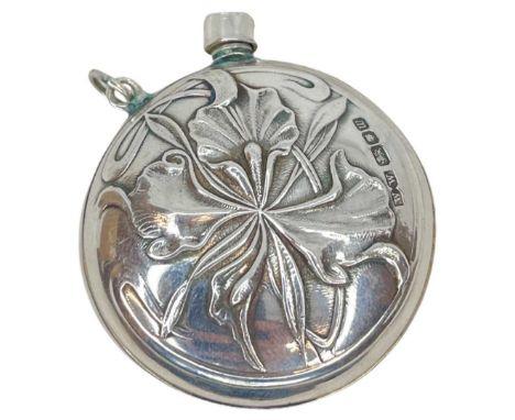 Chased Silver Scent Bottle. 26 g. London 1996, Maker 'WW'. Art Nouveau decorationDiameter 4.8 cmsCondition report: No issues