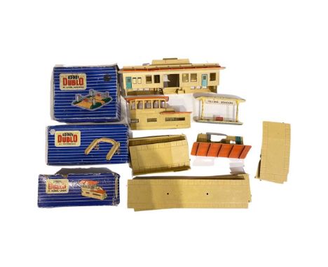 Quantity of Hornby Dublo OO Scale Station Buildings, Platform Sections, Filling Station and other Boxed Items to include D1 S