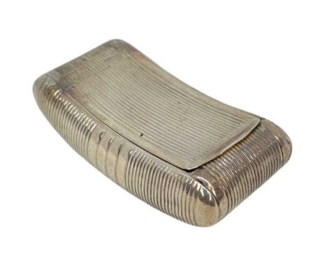 Georgian Silver Snuff Box. 32 g. Birmingham 1812, William Pugh. Gilded interiorLength 6.1 cms