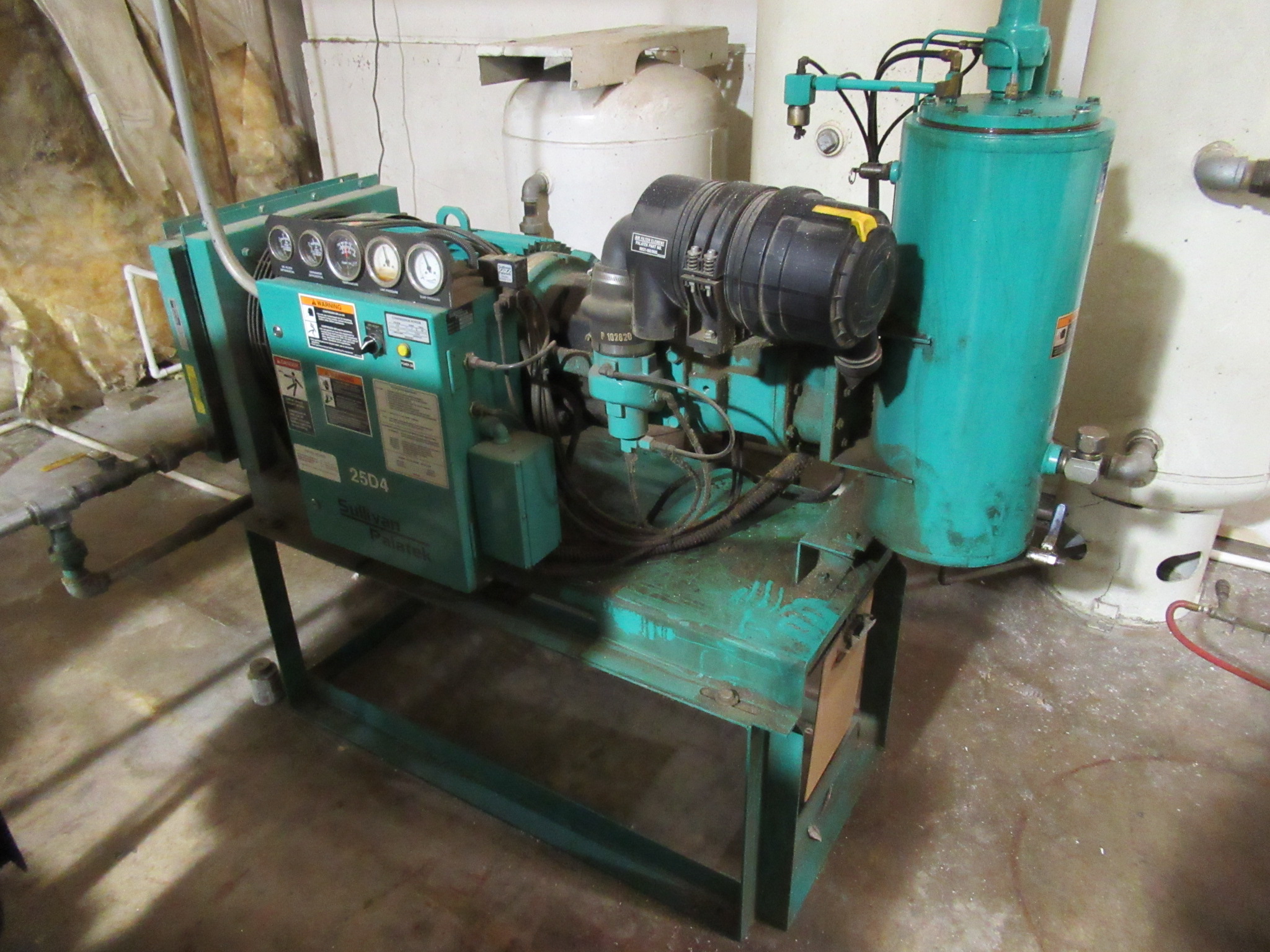 SULLIVAN PALATEK MDL. 25D4 ROTARY SCREW TYPE AIR COMPRESSOR, 25 HP