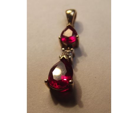 9ct gold and ruby pendant