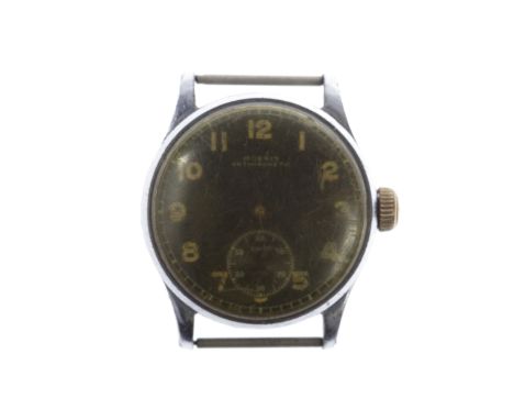 GENTLEMAN'S MOERIS MILITARY ISSUE CHROME MANUAL WIND WRIST WATCHthe round black dial with Arabic numerals in white, sunken su