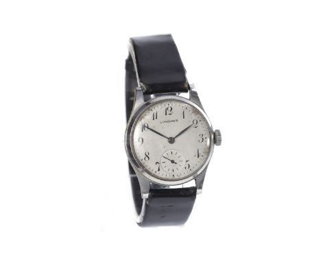 GENTLEMAN'S LONGINES STAINLESS STEEL MANUAL WIND WRIST WATCHthe round white dial with Arabic numerals in black, sunken subsid