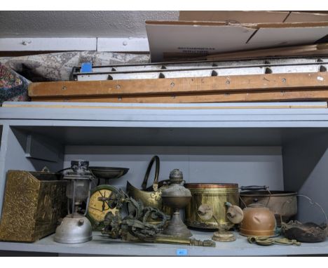 A mixed lot of metalware to include a gilt metal wall light, brass coal scuttles, Salter kitchen scales, Vapalux oil lamp, an