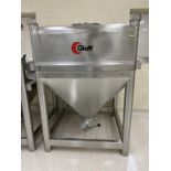 (6) Glatt 1200 liter SS Bins