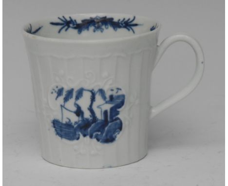 A Worcester Fisherman and Willow Pavilion pattern  pleat moulded coffee can, painted in underglaze blue  with the fisherman w