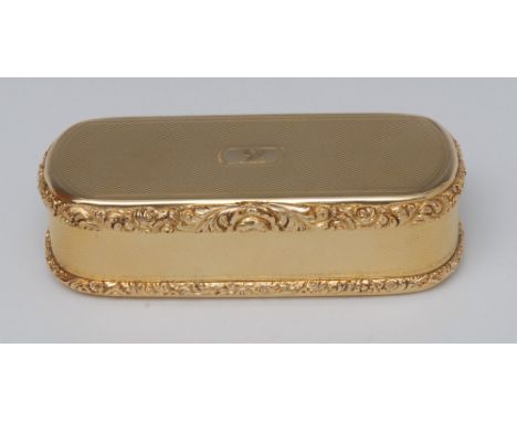 An 18ct gold rounded rectangular snuff box, engine turned, the cover with cartouche, applied with leafy scroll border, 9.5cm 