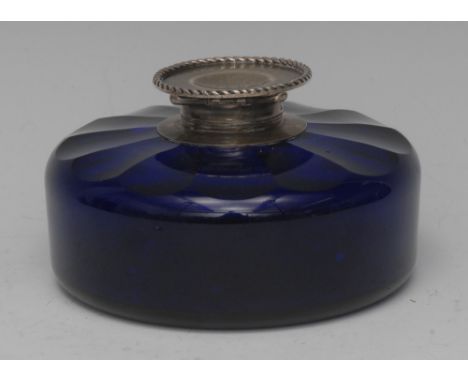 A George VI silver mounted 'Bristol Blue' glass inkwell, 11cm diam, London 1937