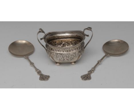 A Victorian silver two-handle sugar basin, chased with flowers and foliage, bun feet, 13cm wide, Birmingham 1890, 3.5oz; a pa