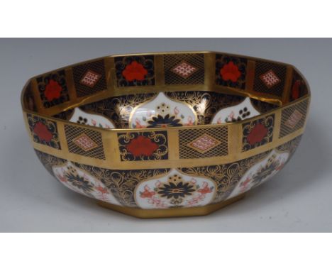 A Royal Crown Derby 1128 pattern octagonal bowl,  21cm diameter printed mark, boxed Condition Report: First quality, good