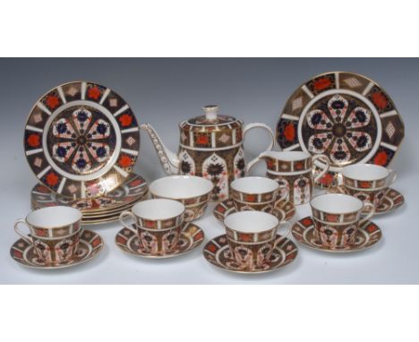 A Royal Crown Derby 1128 pattern I tea service, comprising teapot and cover, milk jug, sugar bowl, six teacups, six saucers, 