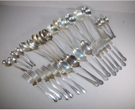 Thirtyfour piece George VI sterling silver cutlery Sheffield 1944, makers William Hutton & Sons, including 7 teaspoons, (incl