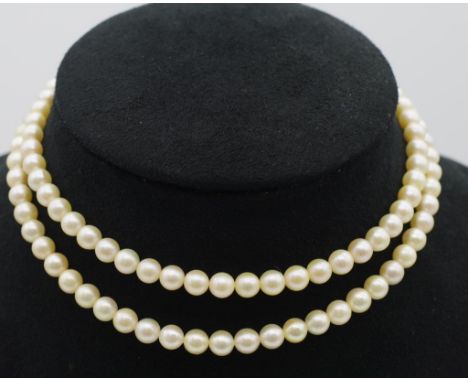 Double strand cultured pearl choker necklace Vintage type with marked silver clasp. Approx 6mm pearl, 34cm length,