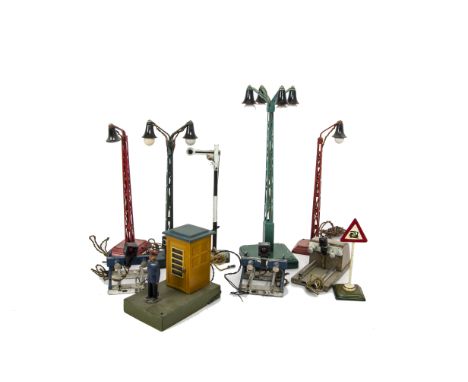 Märklin 0 Gauge Illuminated Accessories, comprising a 4-lamp standard ref 13453/4, twin-lamp 13452 and two single-lamp 13452/