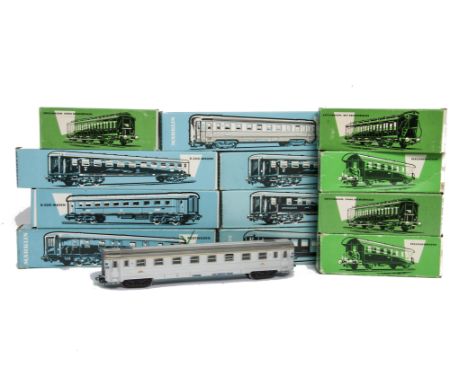 Märklin H0 Gauge 3-rail Tinplate Coaching Stock, including two SNCF coaches refs 4050/4076, 6 German coaches refs 4024/4027/4