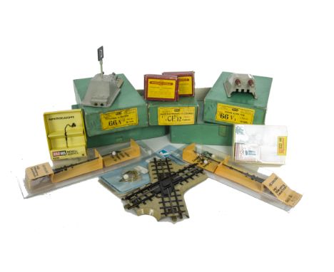 Illuminated and Other H0 Gauge Layout Accessories by JEP Brawa Hornby and Others, including boxed JEP signals ref 66R, 66V1, 