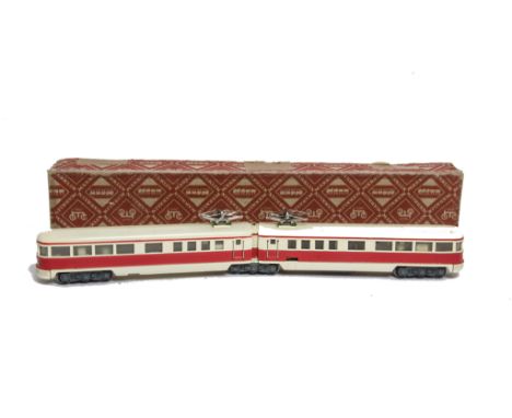 A Märklin H0 Gauge 3-rail DT800 2-part Electric Railcar/Triebwagen, in cream/red, VG, two small areas of cream retouching abo