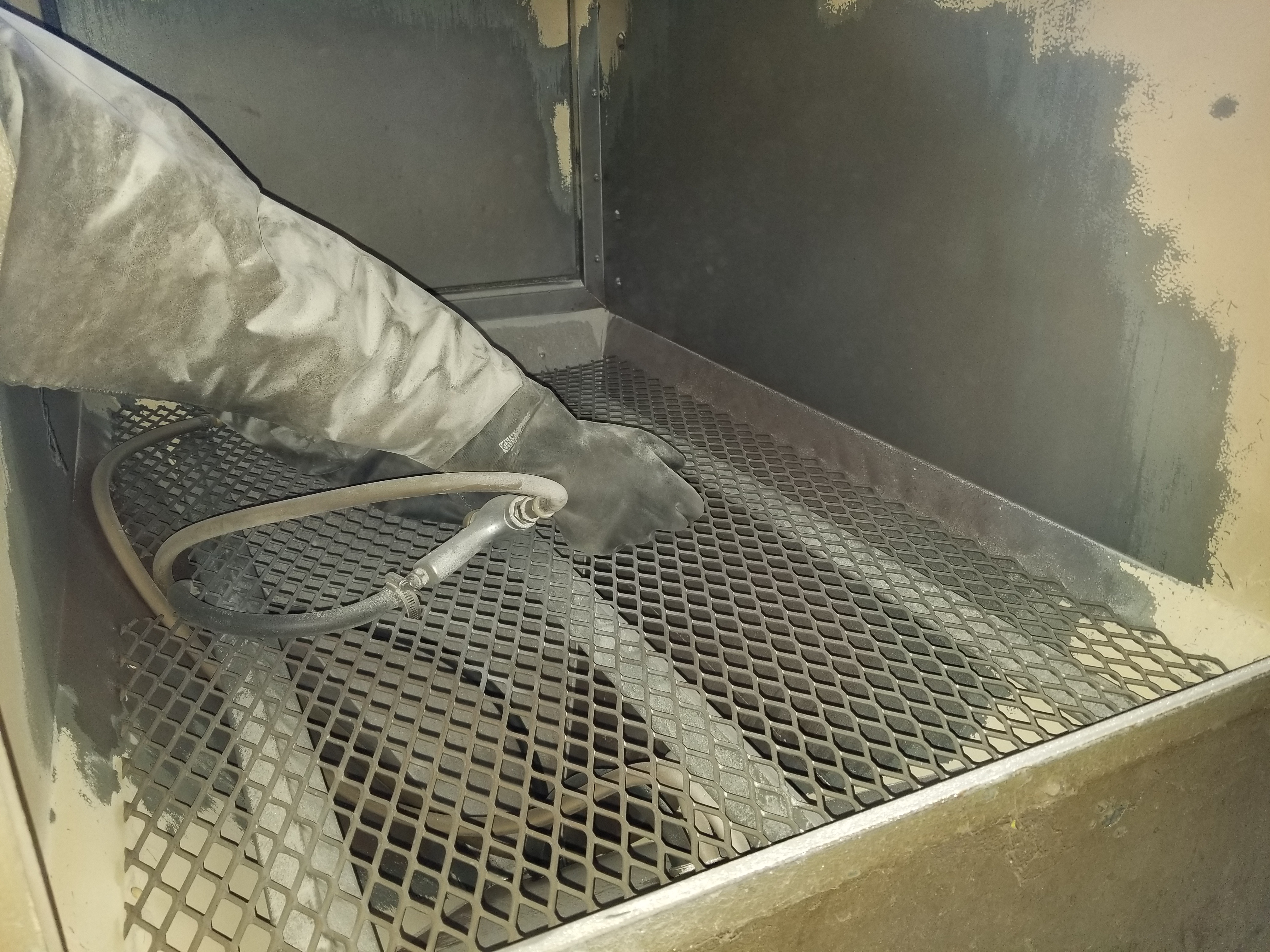 Zero BlastNPeen Sandblaster Model B600FS