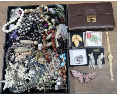 A group of vintage and later costume jewellery including opalescent glass cabuchon set necklace, glass beads, and vintage pas