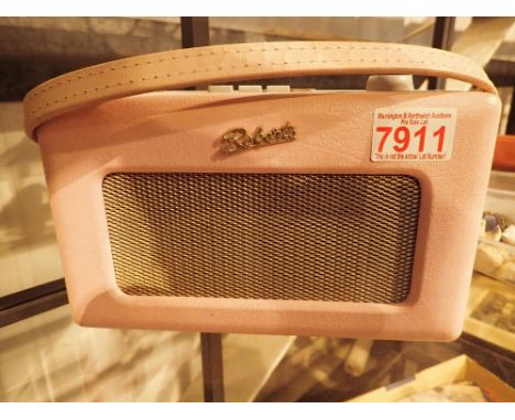 Vintage Roberts radio model R250 in pink