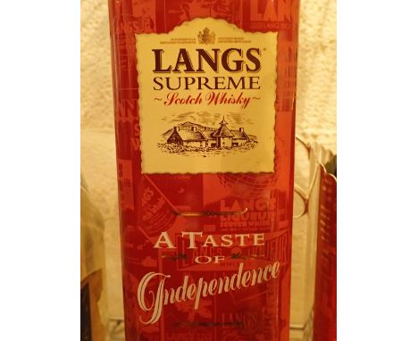 Presentation tin of Langs Supreme Scotch whisky to Burtonwood Brewery CONDITION REPORT: We are unable to post this lot. Pleas