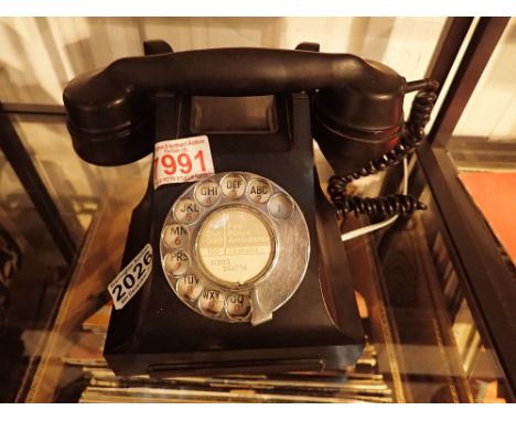 Vintage bakelite GPO telephone