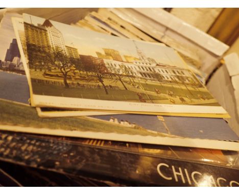 Approximately 600 mixed world vintage postcards 