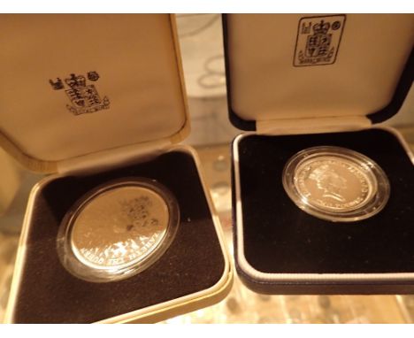 Boxed 925 silver £2 coin and Queen Mother crown 