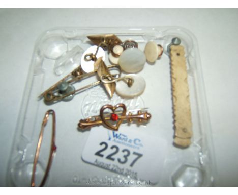 A quantity of Brooches, Cufflinks, Pins, etc.