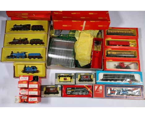Hornby Railways OO gauge model railway including R355 0-4-0 Industrial tank locomotive 'Nellie' 7 blue, R553 4-2-2 Caledonian