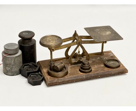 A Late 19th Century postal scales and weights. 21x11x10cm 