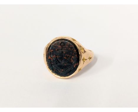 A 15ct gold Seal ring with anchor. 5g.  size K 