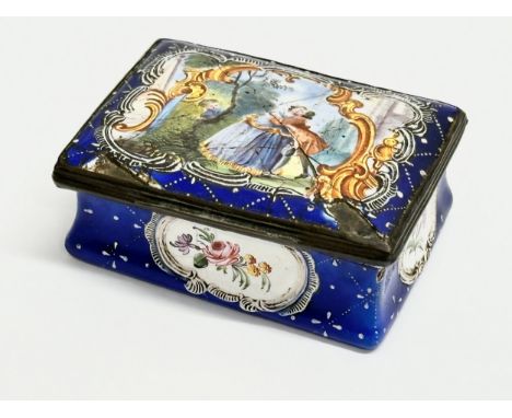 An 18th Century enamel patch box. 7x6x3cm 