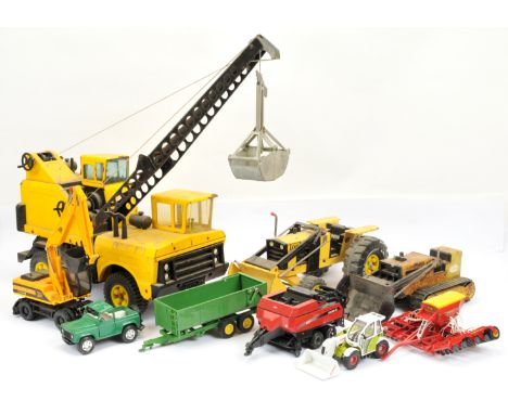 A group of large scale items to include Tonka Toys Crane, Front Loader, Siku Claas Telescopic Loader plus others tinplate and