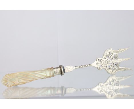 Edwardian silver collared and mother-of-pearl bread fork, the mother-of-pearl handle with engraved decoration, the pierced fo