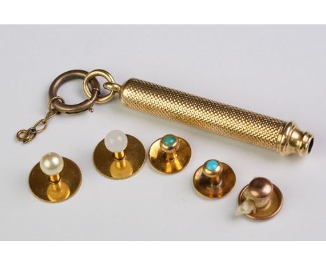 Yellow metal propelling pencil, engine turned case; four unassociated 9ct yellow gold dress studs and a 9ct rose gold dress s