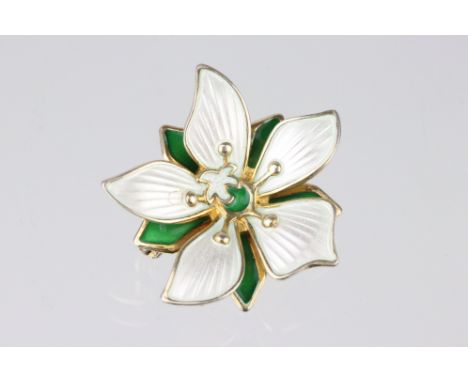 David Andersen enamelled silver gilt flower head brooch, white basse-taille enamelled petals and green enamel leaves, stamped