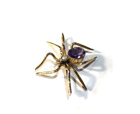 9ct gold amethyst &amp; pearl spider brooch measures approx 3.8cm by 3.2cm weight 4.2g 