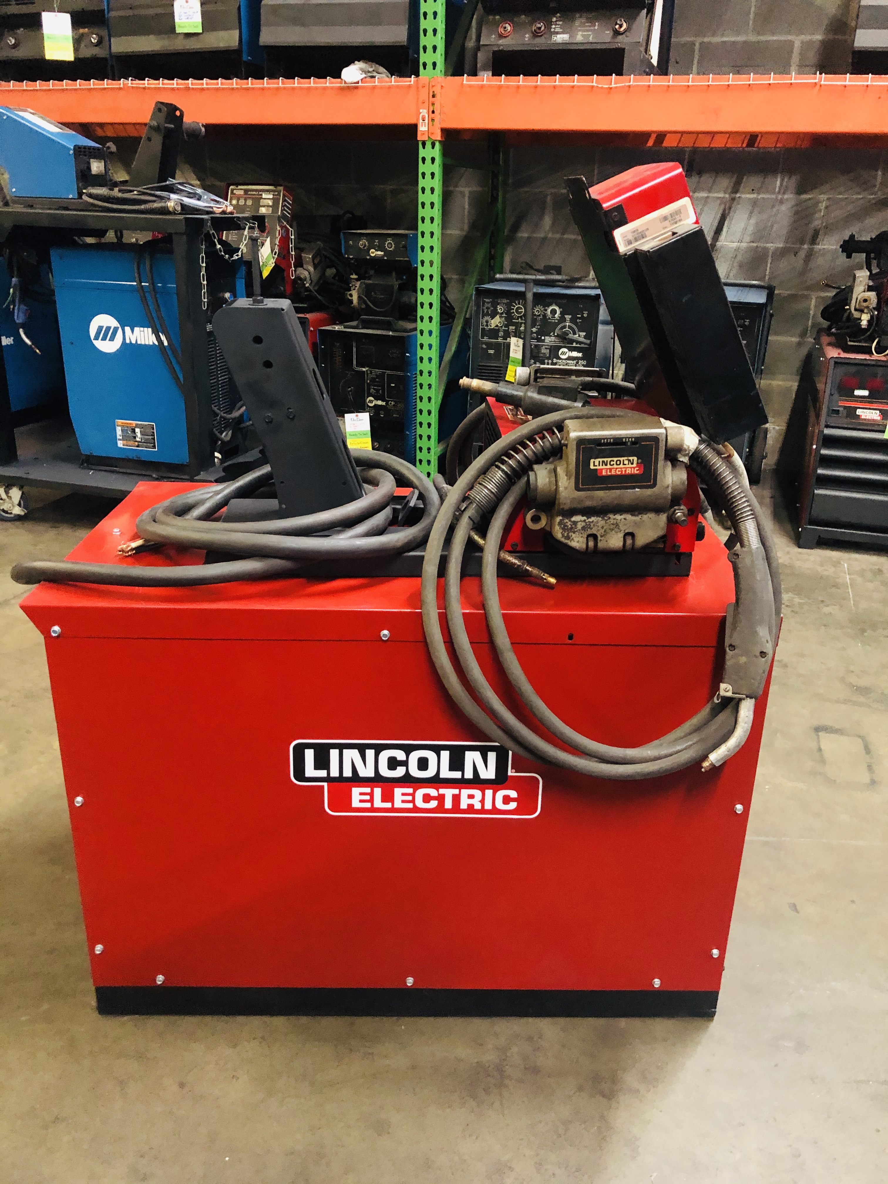 LINCOLN DC600 WELDER W/ LN-10 WIRE FEEDER (LOCATION: 4360 COMMERCE