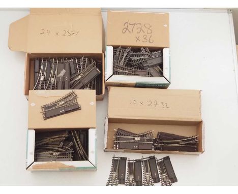 A large quantity of HORNBY DUBLO 2-rail unboxed manual and electric points - G unboxed (Q)