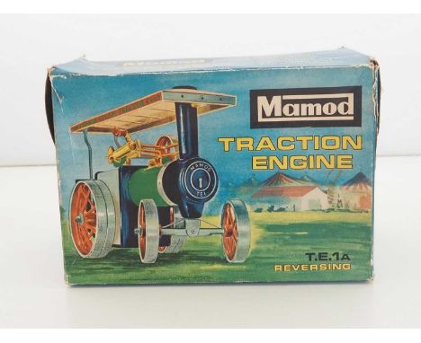 A MAMOD TE1A live steam Tractor, 1968 - 1972 version - G/VG in a G earlier type illustrated picture box