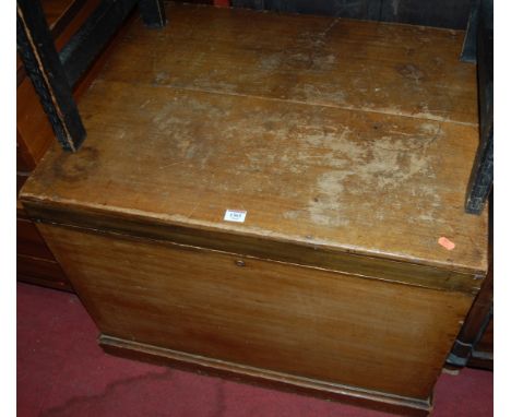 A late Victorian mahogany hinge top travelling trunk, width 75cm