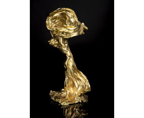 Larche, Raoul Francois1860 - 1912H. 34 cmTischleuchte „Loie Fuller“, Entwurf um 1900. Bronze, vergoldet, Reste von Elektrifiz