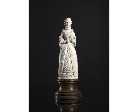 Elfenbeinfigur einer Barock-Dame mit Klapp-Triptychonum 1900H. 21/28 cm851,1 gr., Elfenbein, geschnitzt. Der Rock der Dame au
